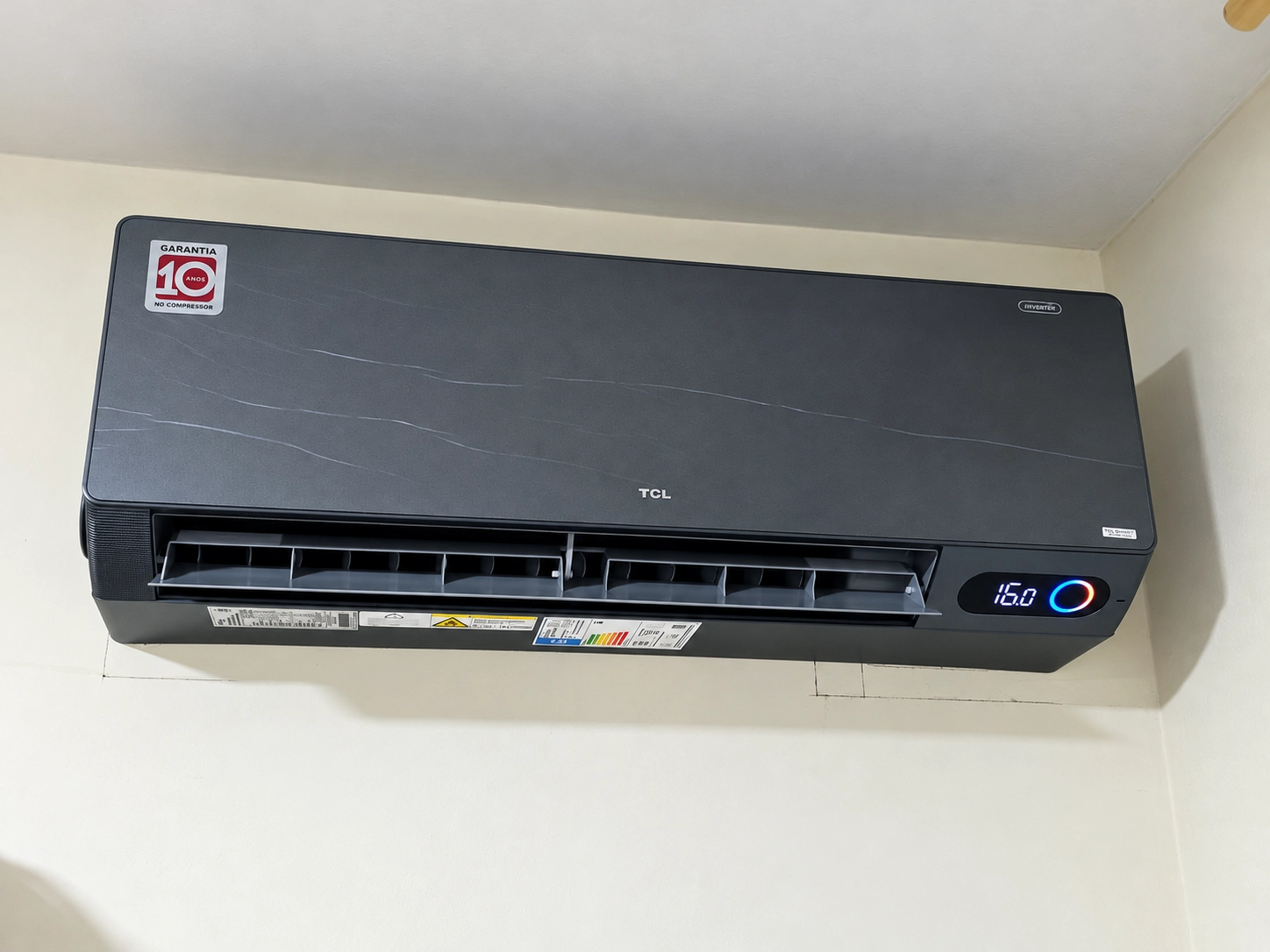 Unidade interna de ar-condicionado TCL instalada